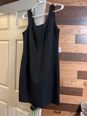 Classic Black Sleeveless Sheath Dress